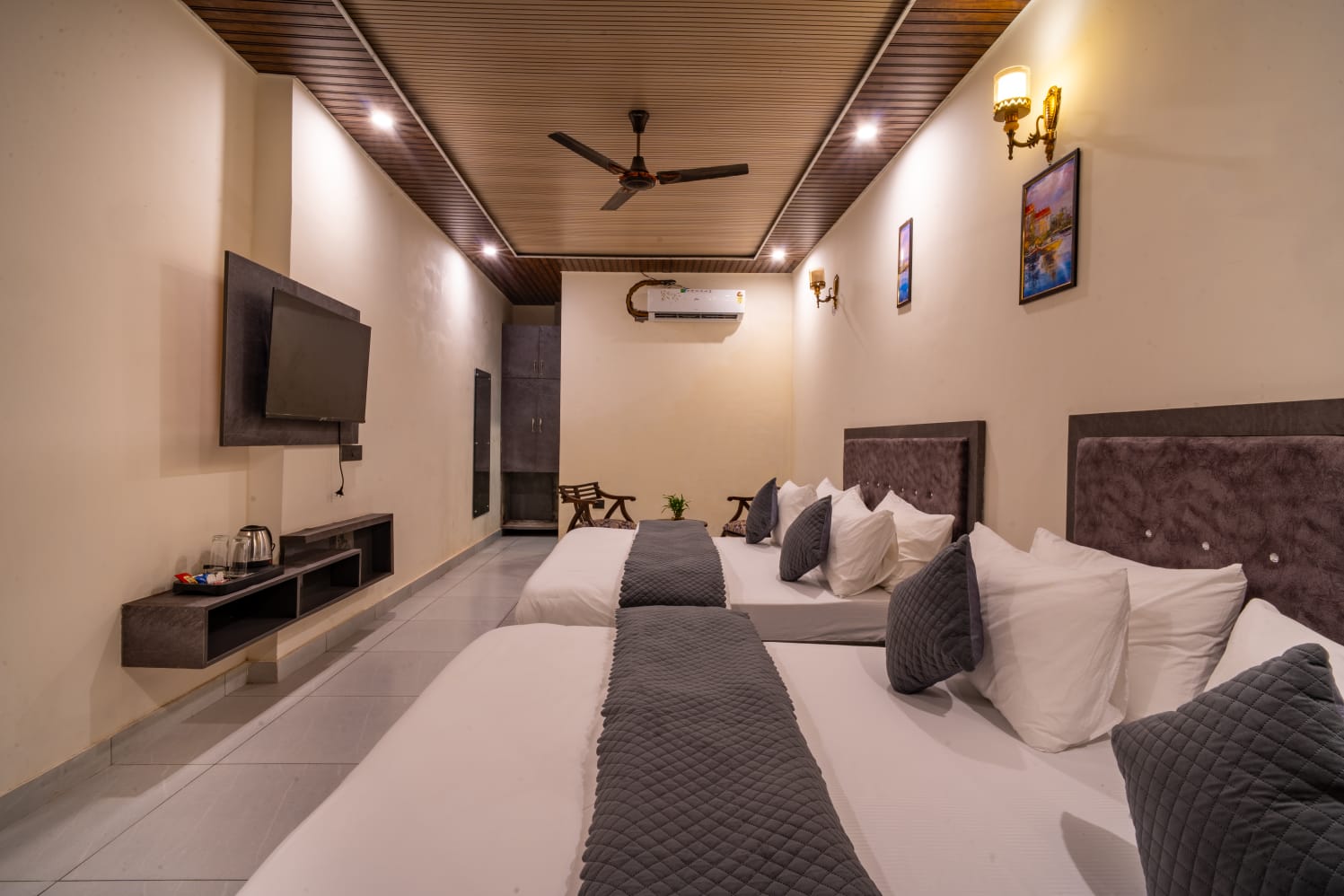 Mini Family Room